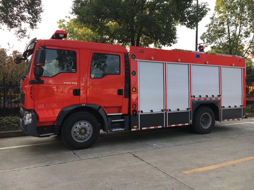 國五重汽T5G泡沫消防車(chē)(5噸)