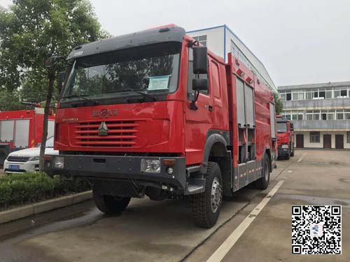 國五重汽四驅泡沫消防車(chē)(6噸)