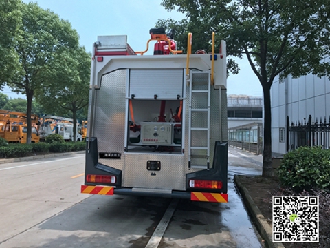國五重汽豪沃8噸泡沫消防車(chē)