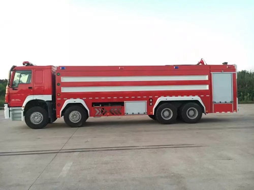 國五重汽豪沃24噸泡沫消防車(chē)