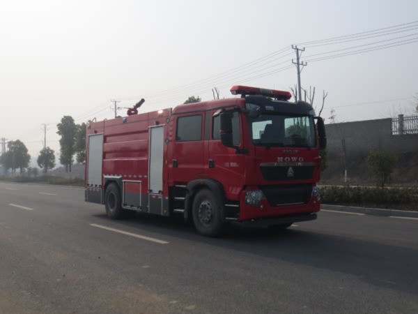國五重汽T5G泡沫消防車(chē)(8噸)