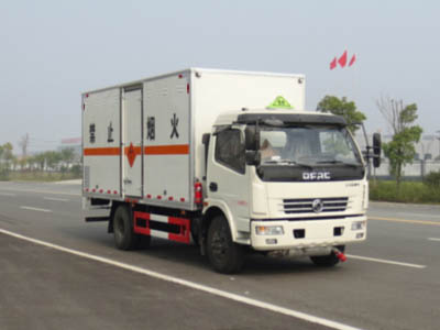 國五東風(fēng)8噸爆破器材運輸車(chē)