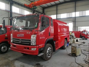 凱馬5噸四驅消防灑水車(chē)